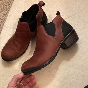Keen Cinnamon Morrison Chelsea Ankle Boots Size 9